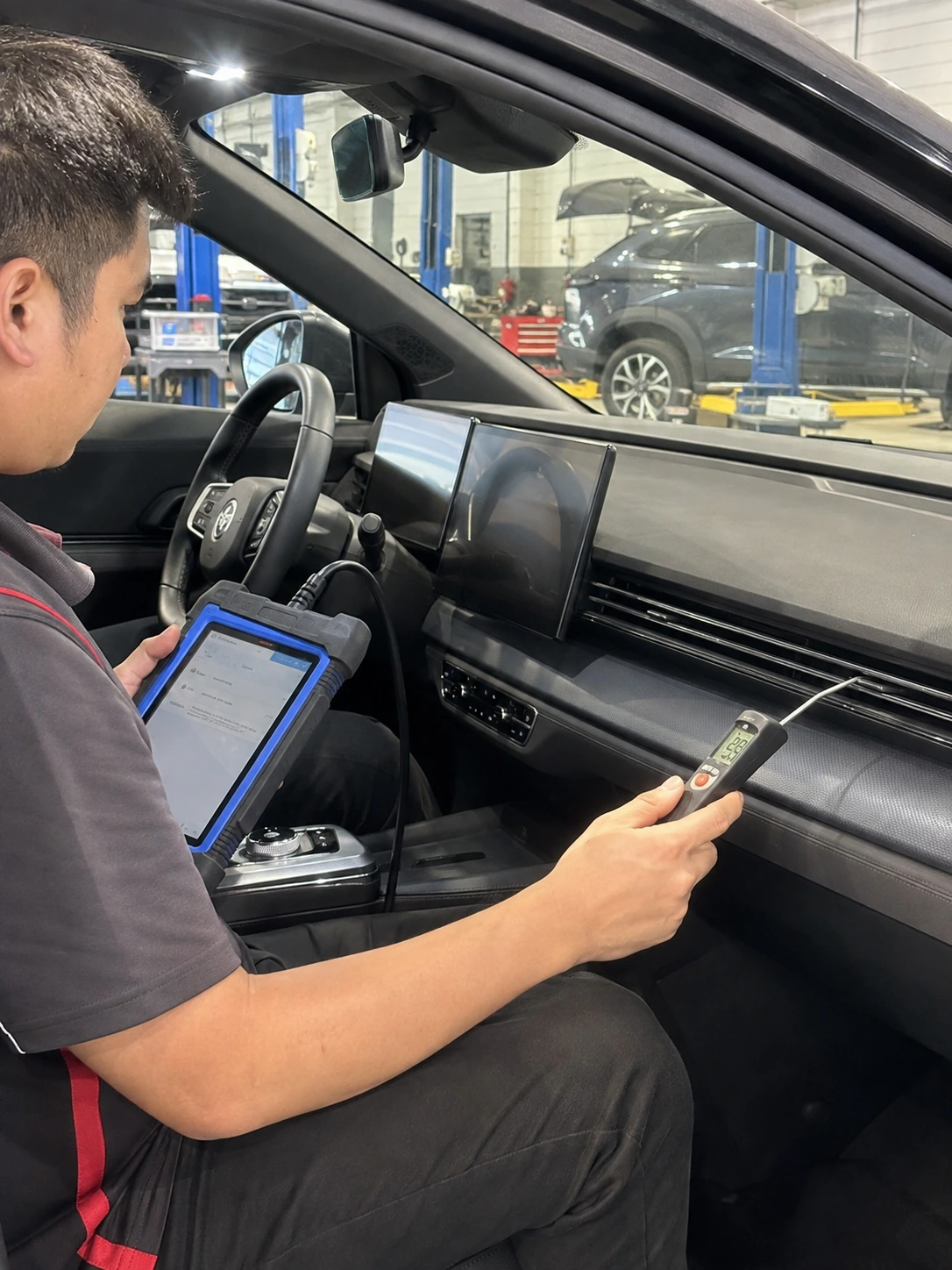 Chinese EV AC and thermal diagnostic with professional EV equipment