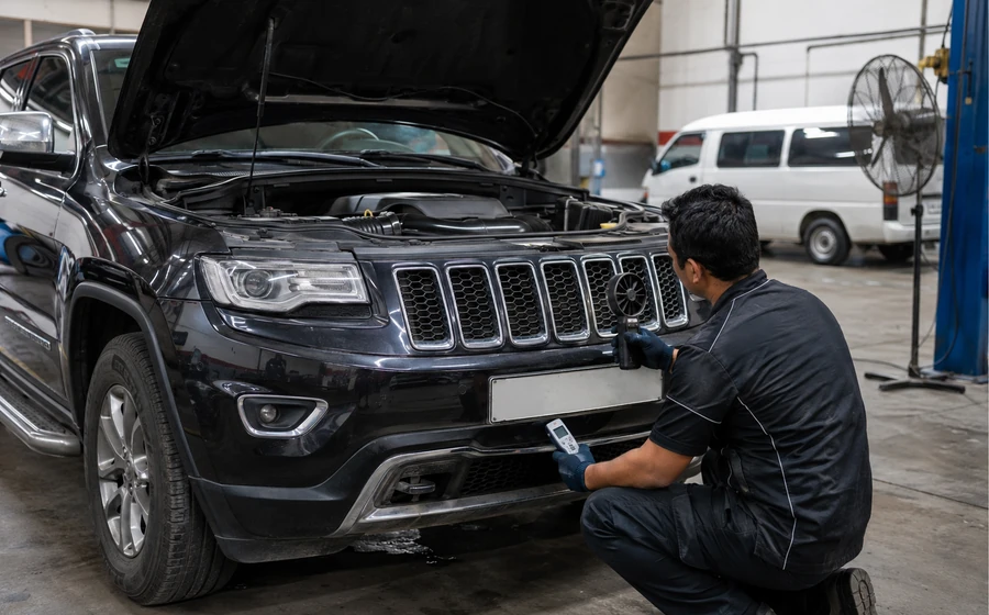 Jeep Grand Cherokee AC cooling diagnostic with condenser airflow testing